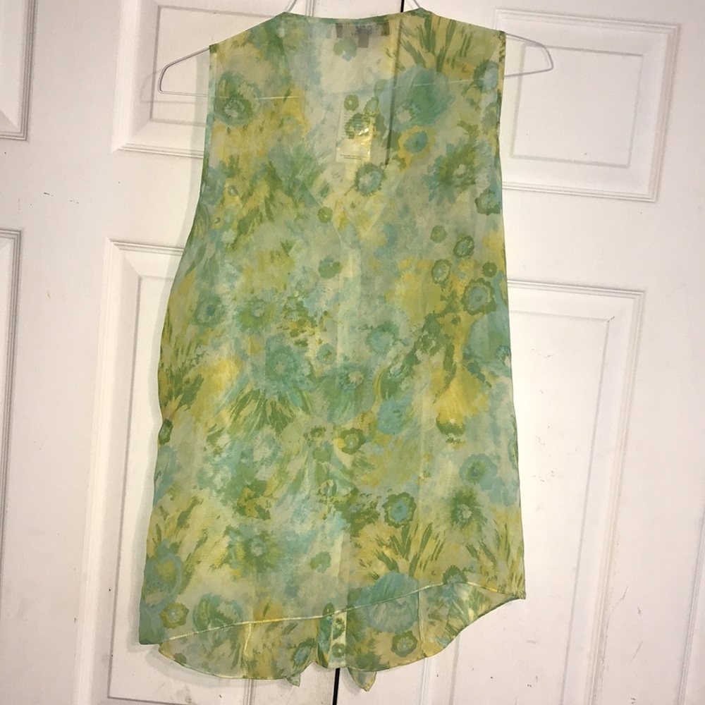 NWT Women’s Ruffled Top - Picture 5 of 6